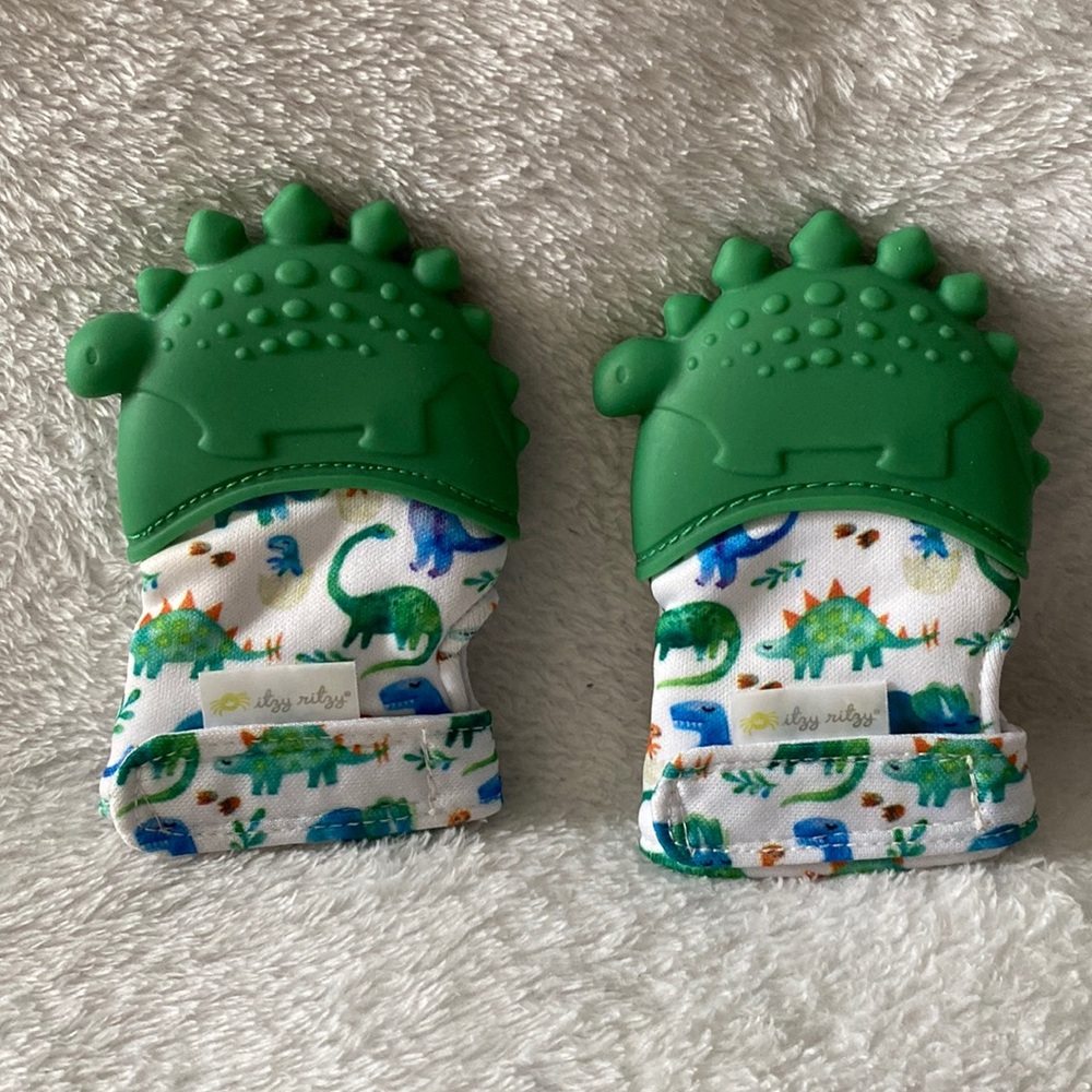 itzy ritzy dinosaur teething mitts